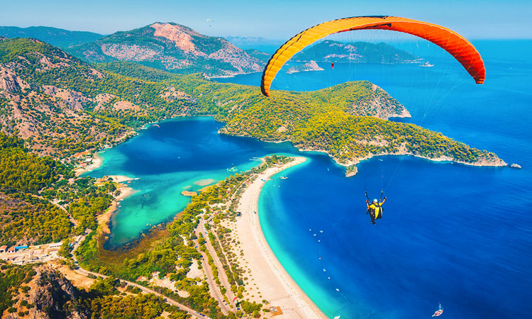 la cote turquoise paragliding