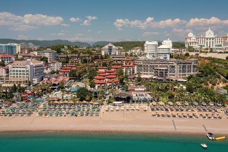 Justiniano Deluxe Resort alanya vip transfer